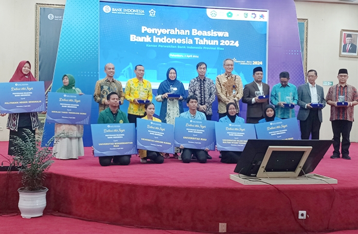 50 Mahasiswa Polbeng Menerima Beasiswa dari Bank Indonesia
