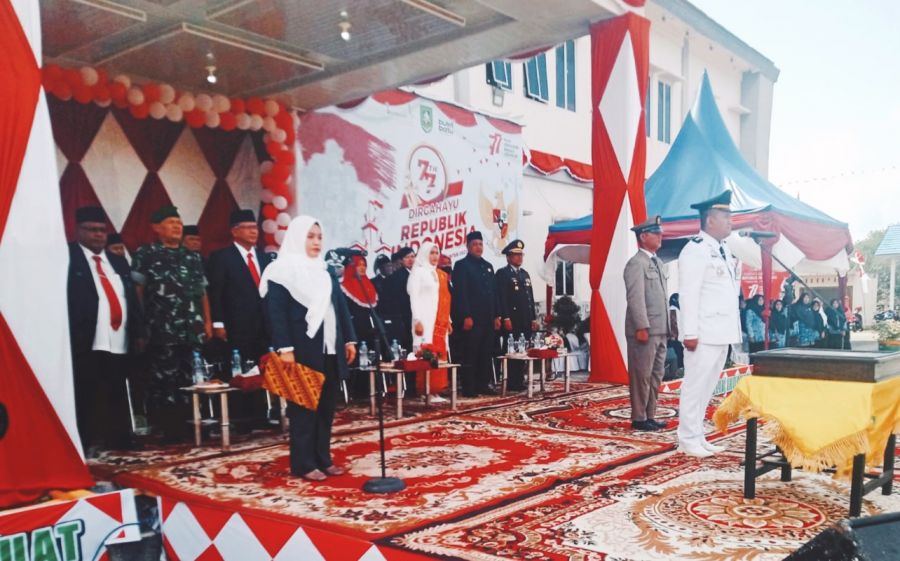 Acil Esyno, SSTP. M.Si, Pimpin Upacara HUT RI ke-77 Kecamatan Bukit Batu