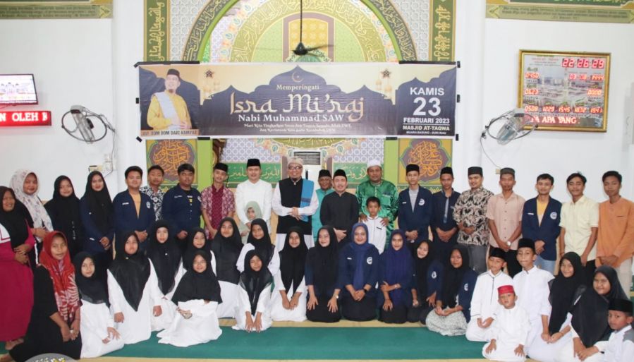 Al Azmi Gelar Acara Tausiyah Peringati Isra Mi'raj
