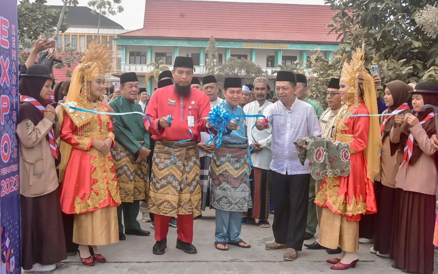 Bupati Bengkalis Buka Kemandirian Pesantren Expo Tahun 2023
