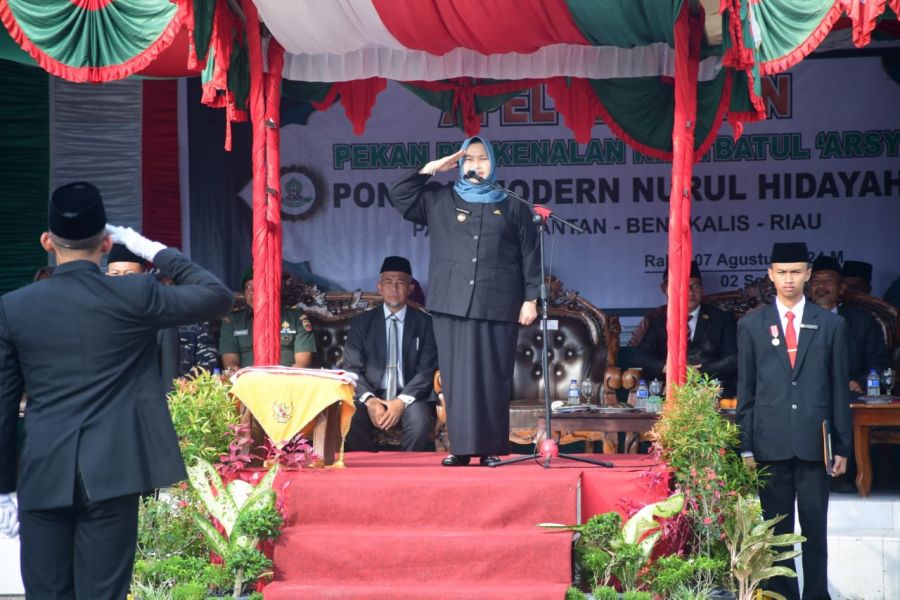 Bupati Bengkalis Kasmarni Jadi Inspektur Apel Tahunan di Pondok Modern Nurul Hidayah