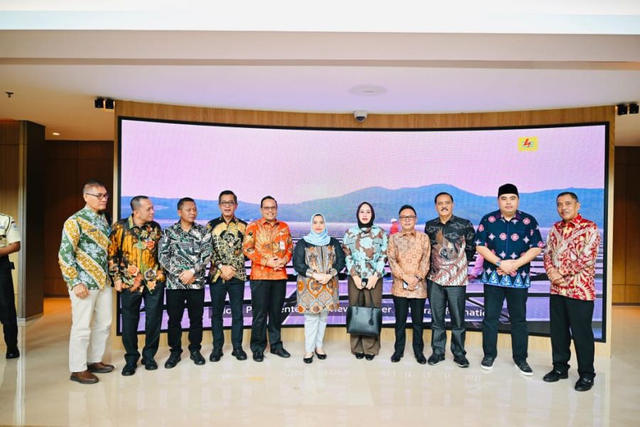 Bupati Kasmarni Perjuangkan Listrik Masuk ke Seluruh Desa Kabupaten Bengkalis dan hidup 24 jam