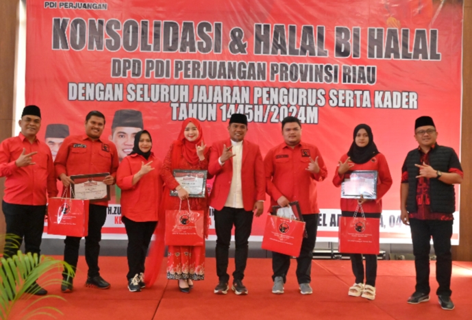 Bupati Kasmarni Ucapkan Tahniah Kepada Septian Nugraha dan M Alga Viqky Azmi