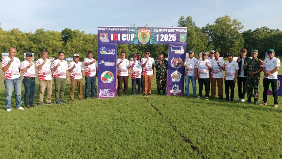 Camat Bukit Batu Acil Esyno, Buka Turnamen Sepak Bola ICI CUP 1 di Desa Pakning Asal