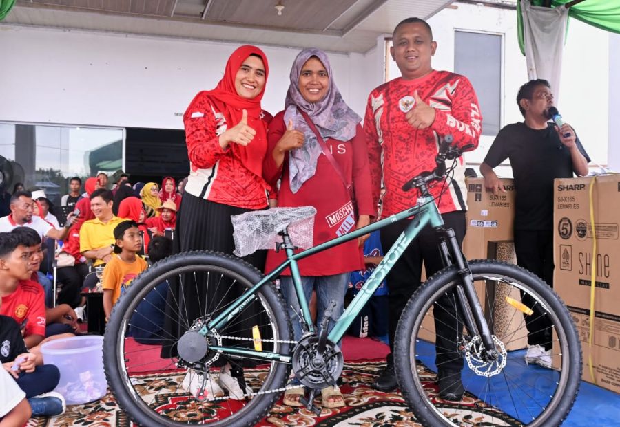 Camat Bukit Batu Gelar Jalan Sehat Bermasa, Acil Esyno: Sebagai ajang silaturahmi dan menyehatkan