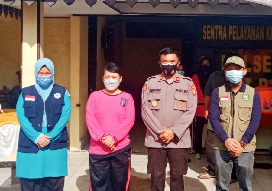 Dalam Rangka HUT Bhayangkara Ke-75, Polsek Bukit Batu Laksanakan Vaksinasi Gratis untuk Umum