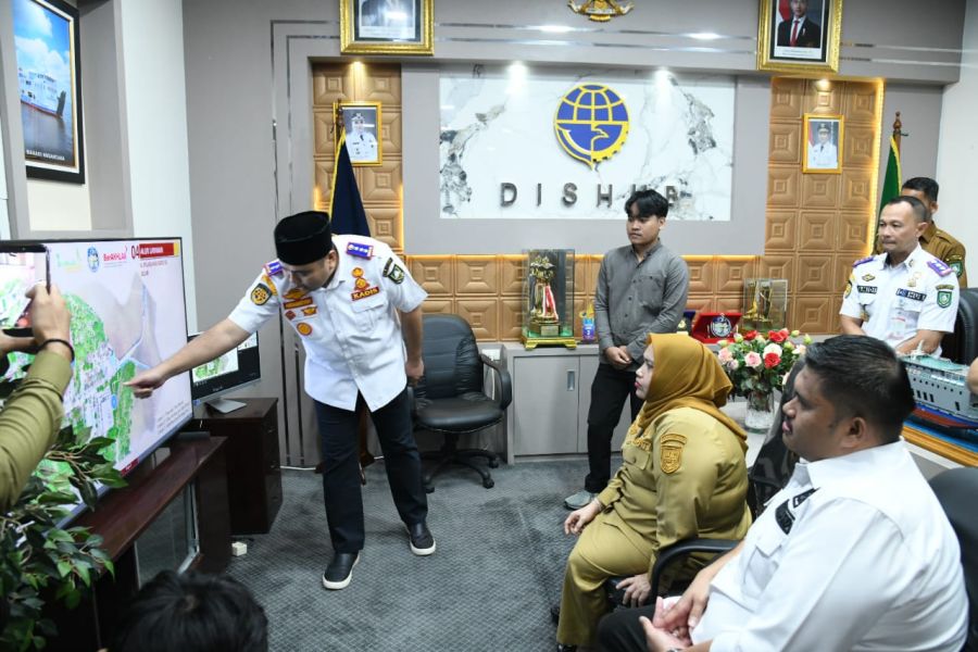 Demi Pelayanan Prima, Bupati Kasmarni Pantau Langsung Inovasi Dishub dan Kunjungi Armada Baru