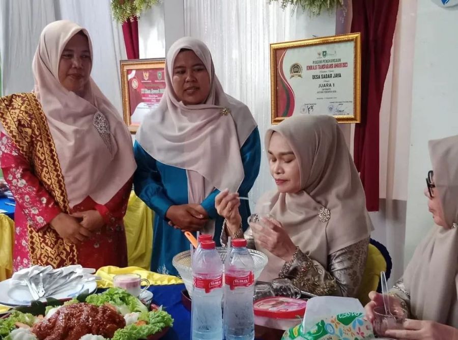 Di MTQ ke-20 Kecamatan Siak Kecil, Stand Bazar Desa Sadar Jaya Tampilkan Kain Tenun
