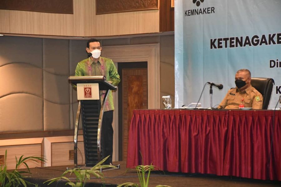 Direktur Polbeng Beri Pemaparan Terkait Kegiatan Menara Vokasi di Riau