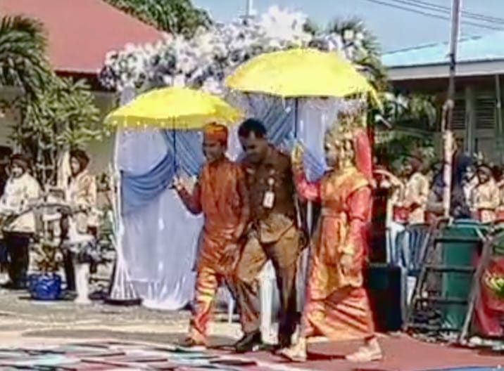 Disambut Bak Seorang Sultan, Korwil Pendidikan Bukit Batu & Banlak Hadiri Perpisahan SMPN 1 Api Api