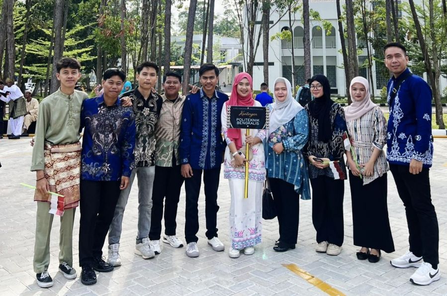 Dosen dan Mahasiswa Polbeng Ikuti Kegiatan Kumpul Komunitas BIPA Provinsi Riau di UIR