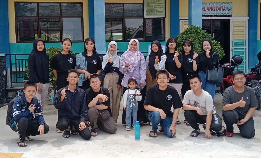 Dosen Polbeng Laksanakan Kegiatan Praktek Berbahasa Inggris dengan Siswa SMAN 1 Bengkalis