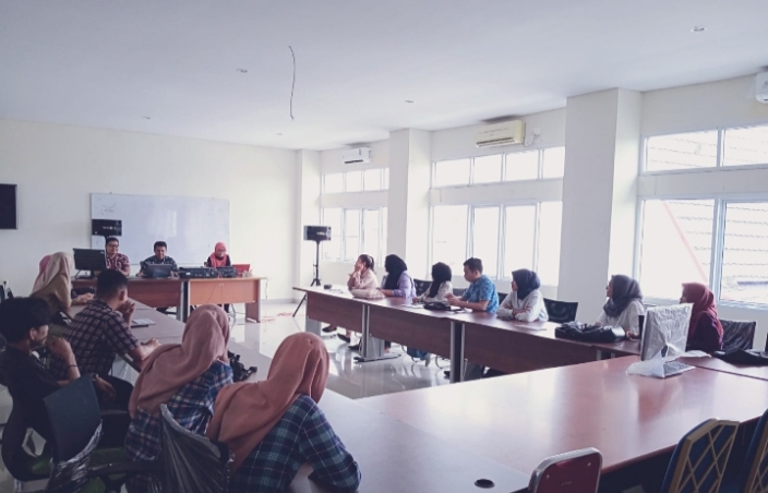 Dosen Polbeng Lakukan Sosialisasi Bahasa Inggris kepada Masyarakat Senggoro