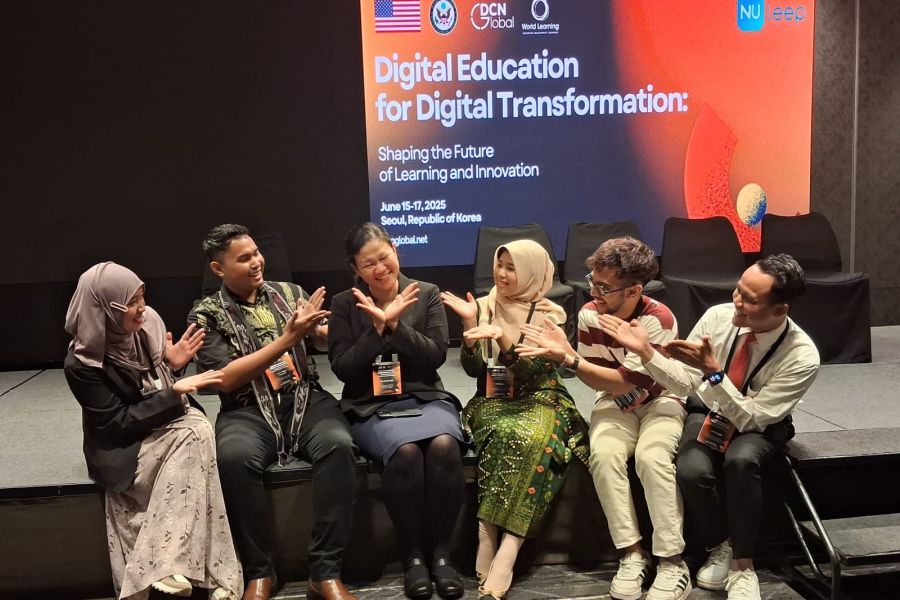 Dosen TI Polbeng Wakili Indonesia dalam Forum Internasional Pendidikan Digital di Korea Selatan