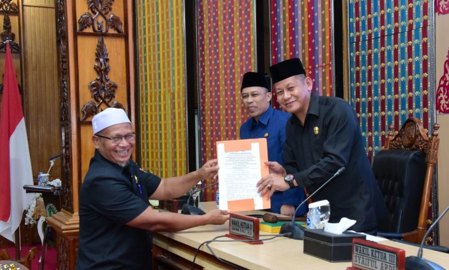 Fraksi Fraksi Sampaikan Pandangan Umum Terhadap 2 Ranperda