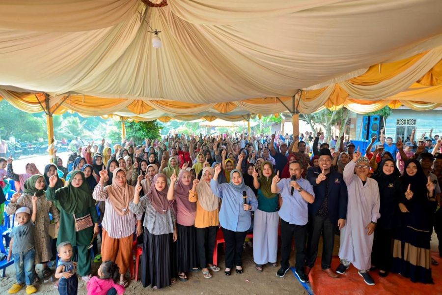Hari Pertama Kampanye di Desa Bukit Kerikil, Masyarakat  Sambut dan Siap Dukung Kasmarni Bagus Santo