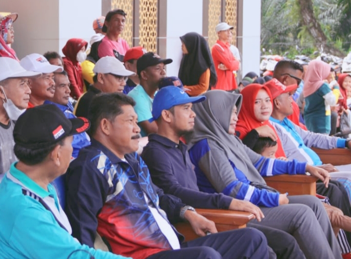 Jelang HUT RI ke- 77, Pemerintah Kecamatan Bandar Laksamana Gelar Jalan Santai Berhadiah