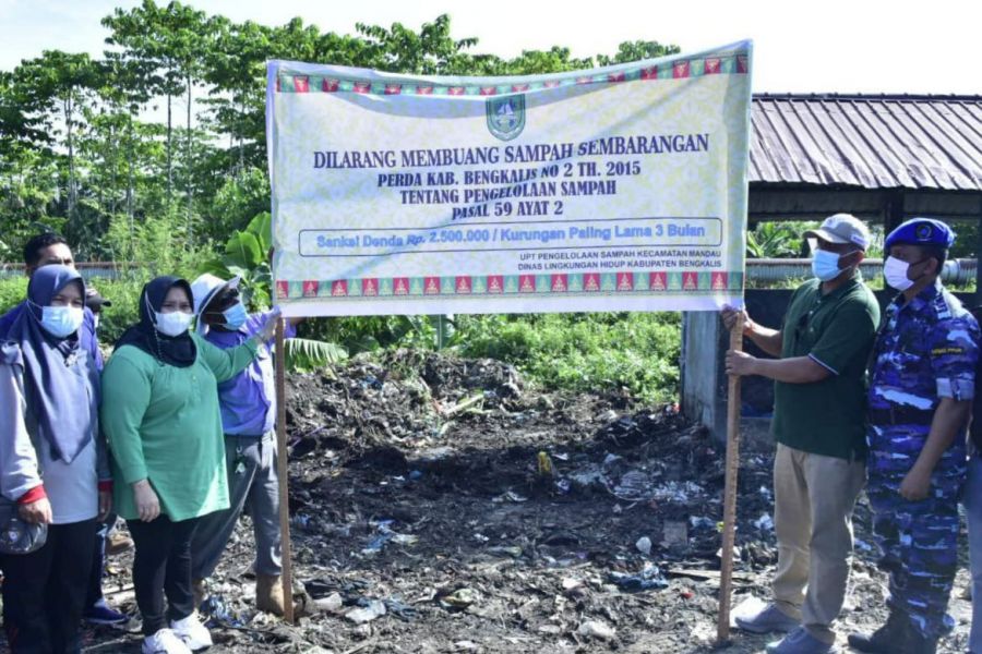 Jika Membandel Buang Sampah Sembarangan, Bupati Bengkalis akn Beri Sanksi Denda