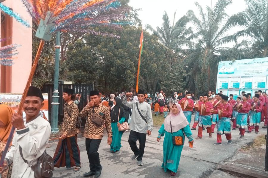 Kepala Desa Tanjung Damai dan Rombongan Ikuti Pawai Taaruf Tingkat Kecamatan Siak Kecil