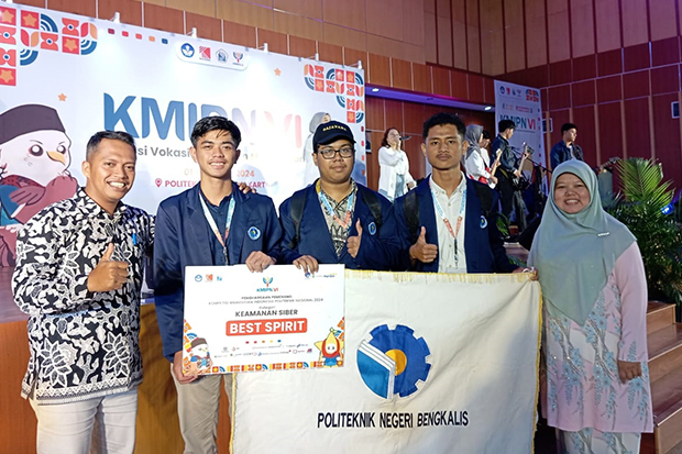 Kontingen Polbeng Raih Penghargaan Best Spirit Dalam Ajang KMIPN