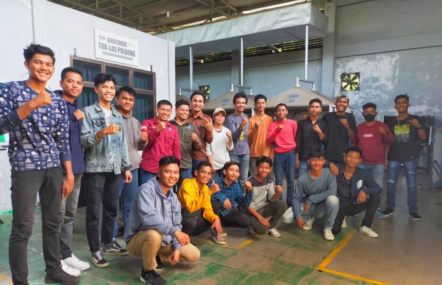 Laksanakan Pengabdian Kepada Masyarakat, Polbeng Memberikan Pelatihan Keterampilan Mengelas