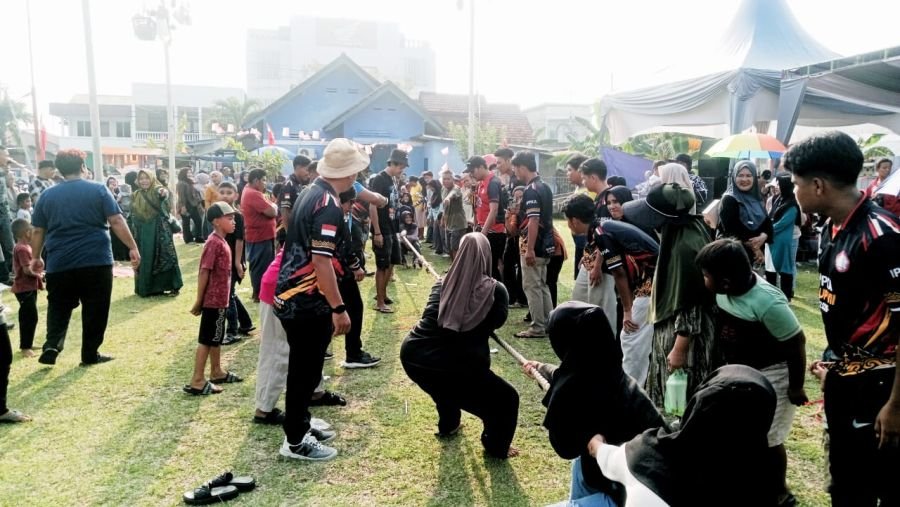 Meriahkan HUT RI ke-81, IPPKA Sungai Pakning Gelar Permainan Rakyat untuk Masyarakat