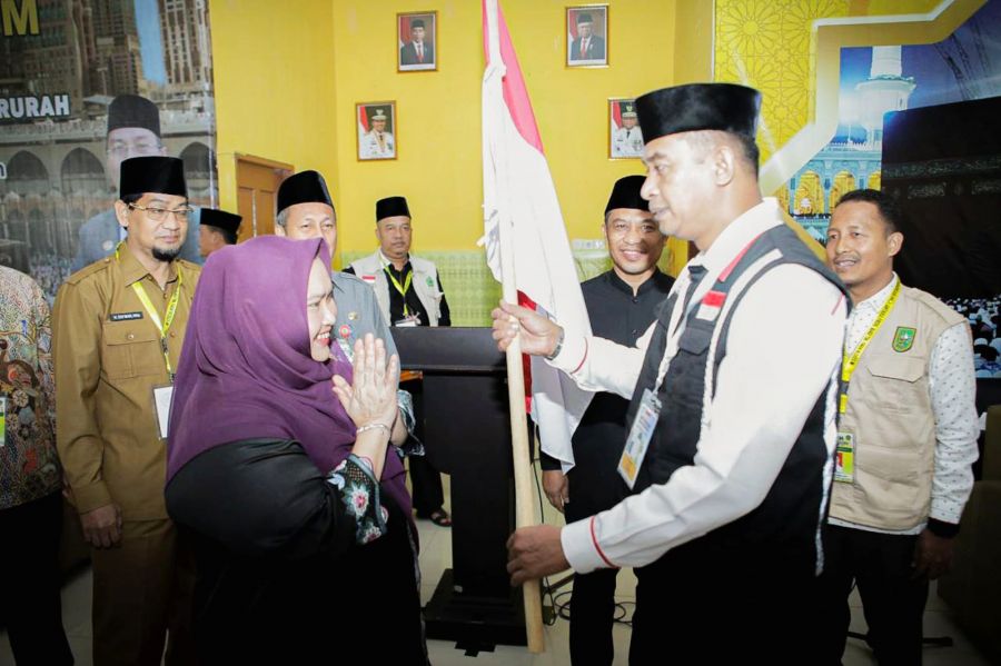 Pelepasan Ibadah Haji, Bupati Kasmarni Mohon Doakan Negeri Junjungan