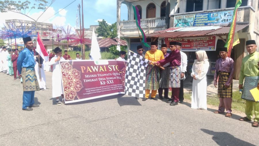 Pemerintah Desa Sungai Selari Menggelar Pawai Ta'aruf STQ Tingkat Desa yang ke-21