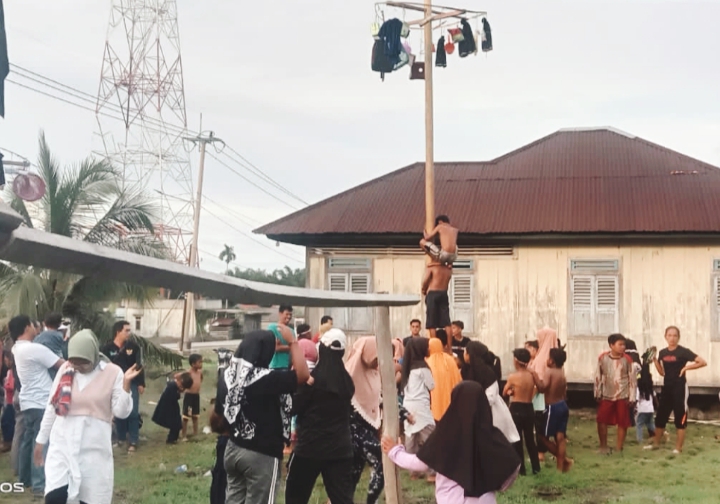 Pemerintah Desa Tenggayun Gelar Bermacam macam Kegiatan Permainan Rakyat