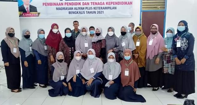 Pengabdian Dosen Polbeng  Workshop Administrasi  di MAN 1  Plus Keterampilan Bengkalis