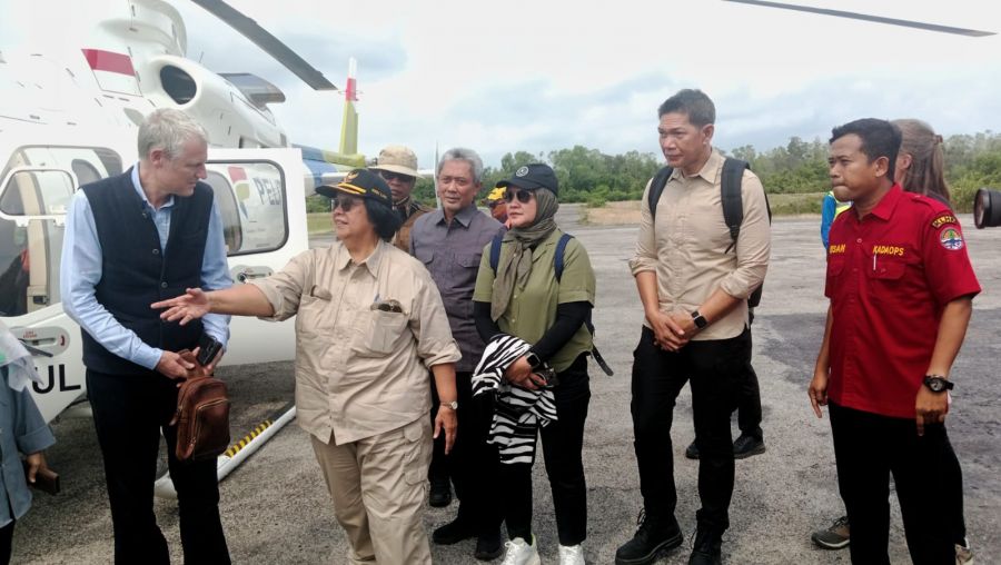 Pertamina Sambut Kedatangan Menteri LHK RI Siti Nurbaya Bakar yang Tiba di Airport Sungai Pakning