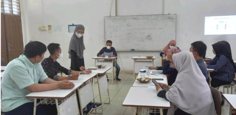 PMM, Dosen Jurusan Bahasa Polbeng Selenggarakan Pelatihan Debat Bahasa Inggris