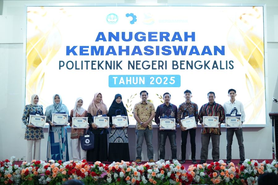 Polbeng Apresiasi Mahasiswa Berprestasi dalam Anugerah Kemahasiswaan 2025