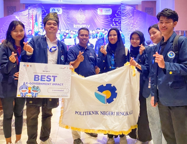 Polbeng Ikuti Kompetisi Mahasiswa Informatika Politeknik Nasional (KMIPN) Surabaya