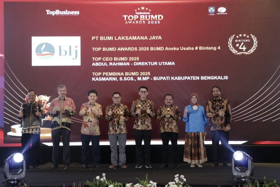 PT. BLJ Terima Top BUMD Award 2025 dari i-Otda dan Majalah Top Business