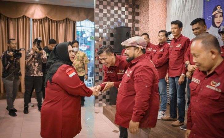 Puncak HUT JMSI, Sejumlah Tokoh Riau dan Bupati Bengkalis Terima 