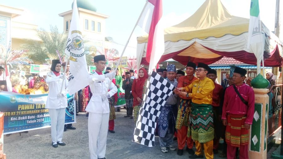 Ratusan Peserta Meriahkan Pawai Taaruf Tingkat Kelurahan Sungai Pakning