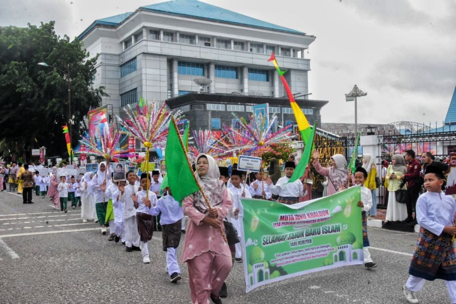 Ribuan Santri Ikuti Pawai Akbar Sempena Tahun Baru 1446 Hijriyah