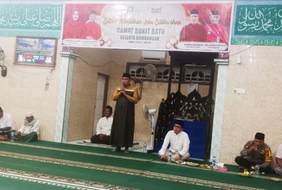 Safari Ramadhan di Desa Bukit Batu, Acil: Mari Dukung Program Bupati Kasmarni