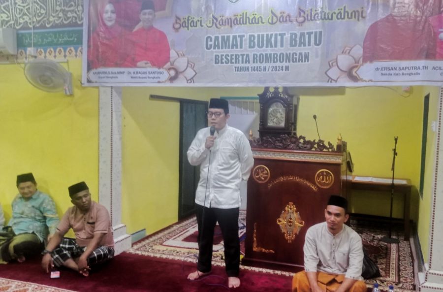 Safari Ramadhan di Masjid Darul Ikhsan Dusun Kampung Baru, Sekcam Ajak Support Bupati Bengkalis