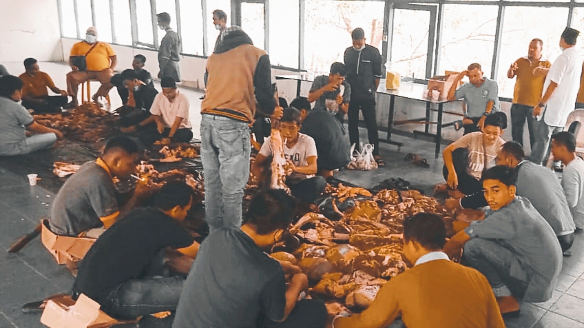 Sambut Idul Adha 1442 H, KSOP Kelas II Tanjung Buton Berqurban 3 Ekor Sapi