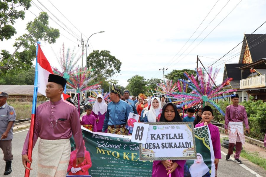 Sukseskan MTQ ke-36 Tingkat Kecamatan Bukit Batu, Pemdes Sukajadi Ikuti Pawai Taaruf