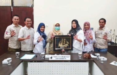 Tenaga Ahli Pusat Studi Photogrammetry dan Informasi Geospasial Polbeng Benchmarking ke DLH Surabaya