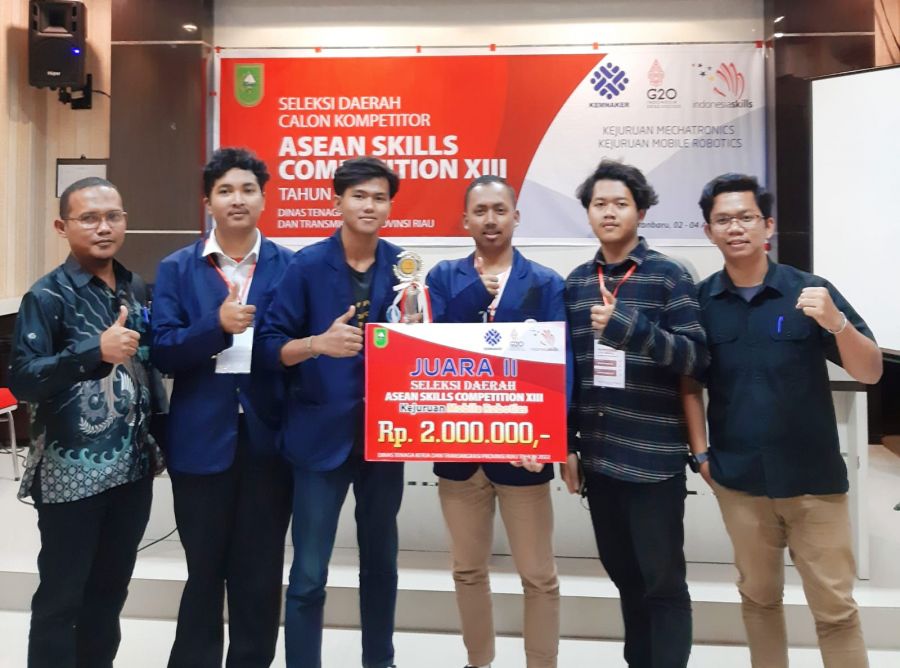 Tim Robotik Polbeng Juara Selekda ASEAN Skills XIII Riau