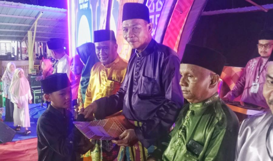 Tutup STQ ke-5 Tingkat Desa Sejangat, Kades: Berlatihlah Terus, Agar Bacaan Al Quran Lebih Baik Lagi