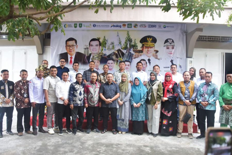 Wabup Bengkalis dampingi Gubri Launching Kios Pangan Kebangsaan dan Gerakan Pangan Murah