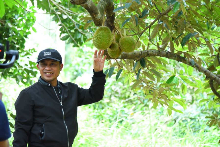 Wabup Bagus Santoso Gabung Warga Buat Lempuk Durian Legendaris Bengkalis