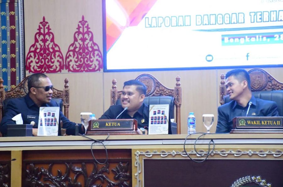 Wakil Bupati Bengkalis Dengarkan Laporan Banggar DPRD Terhadap LKPJ Tahun 2024 dan Beri Tanggapan