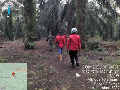 Babinsa Bersama TNI-Polri dan Masyarakat Sisir Mengkapan, Cegah Karhutla