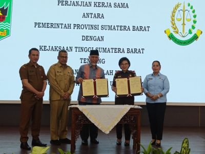 Pemprov Sumbar dan Kejati Sumbar Tandatangani MoU Penanganan Masalah Hukum Perdata dan TUN